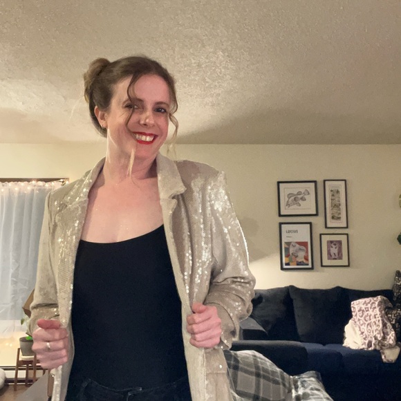 Meet your Posher, Laura - Picture 4 of 4